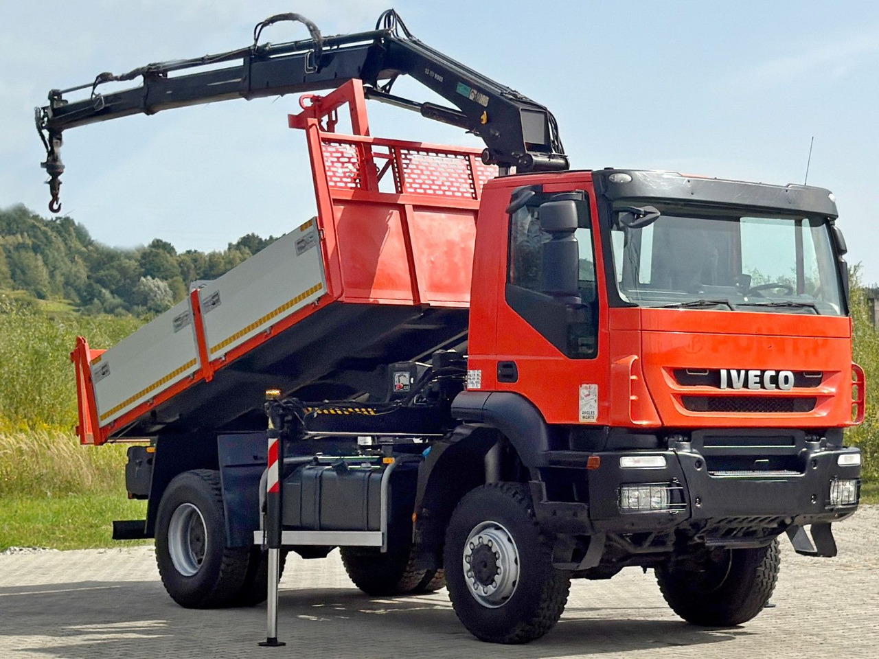 Iveco TRAKKER 190T36 * HIAB 111 ES-2 HIDUO * 4x4 * TOP - Tipper, Crane truck: picture 2 Iveco TRAKKER 190T36 * HIAB 111 ES-2 HIDUO * 4x4 * TOP - Tipper, Crane truck: picture 2