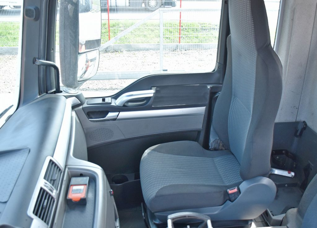 Crane truck, Autotransporter truck MAN TGS 26.320 * FASSI F170A.22 + FUNK* TOPZUSTAND: picture 9 Crane truck, Autotransporter truck MAN TGS 26.320 * FASSI F170A.22 + FUNK* TOPZUSTAND: picture 9