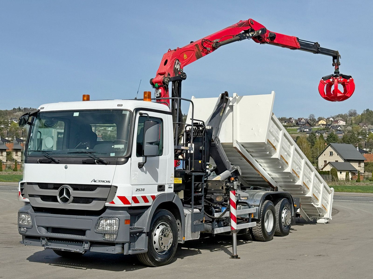 Mercedes-Benz ACTROS 2536 * Abrollkipper + EPSILON Q150Z82 - Hook lift truck: picture 2 Mercedes-Benz ACTROS 2536 * Abrollkipper + EPSILON Q150Z82 - Hook lift truck: picture 2