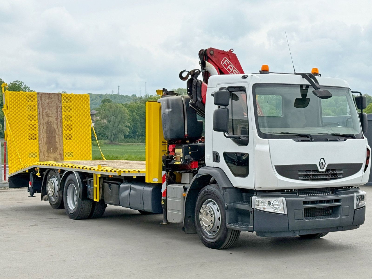 Renault PREMIUM 370 * FASSI F230AXP.22 + FUNK* TOP - Tow truck: picture 3 Renault PREMIUM 370 * FASSI F230AXP.22 + FUNK* TOP - Tow truck: picture 3
