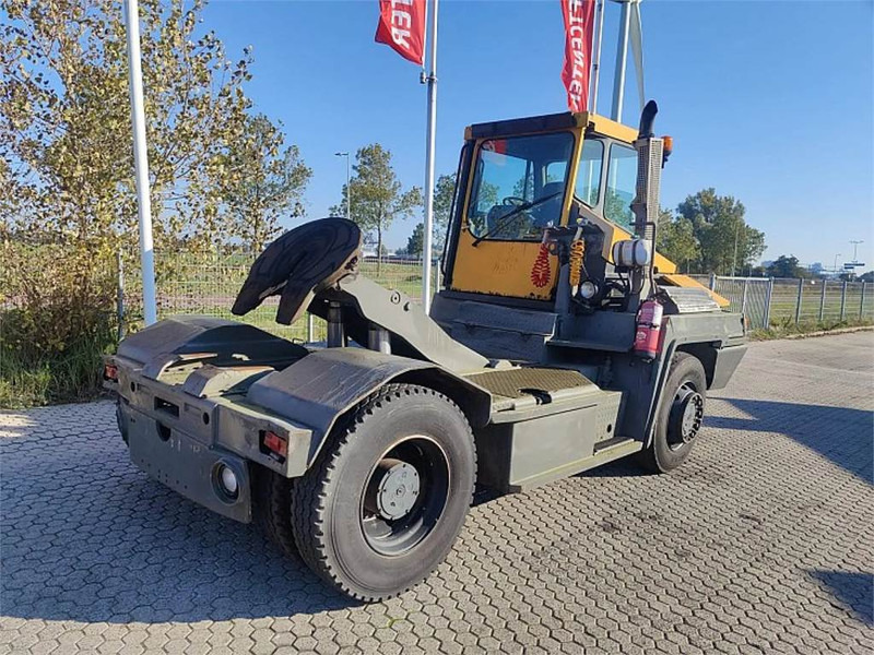 Terberg RT222 4x4 - Terminal tractor: picture 4 Terberg RT222 4x4 - Terminal tractor: picture 4