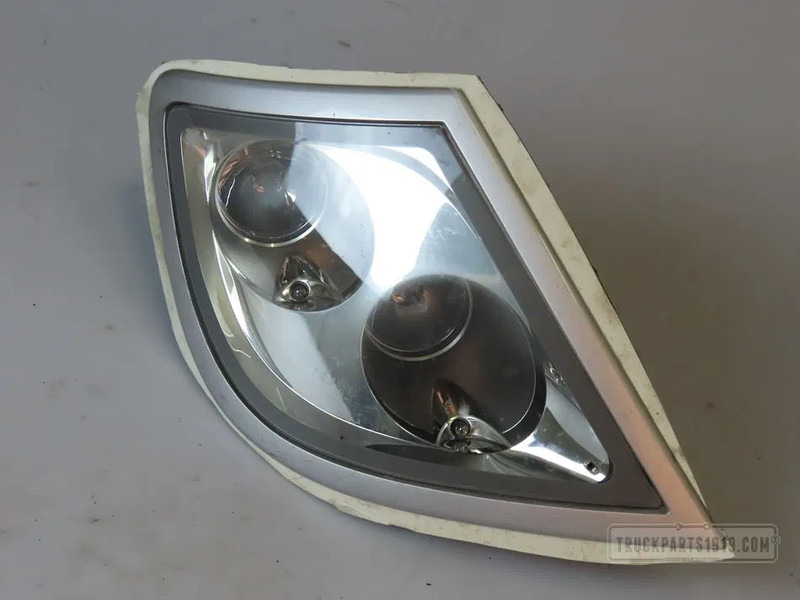 DAF 1784823 Lighting Skylight Re. - Fog light for Truck: picture 1 DAF 1784823 Lighting Skylight Re. - Fog light for Truck: picture 1