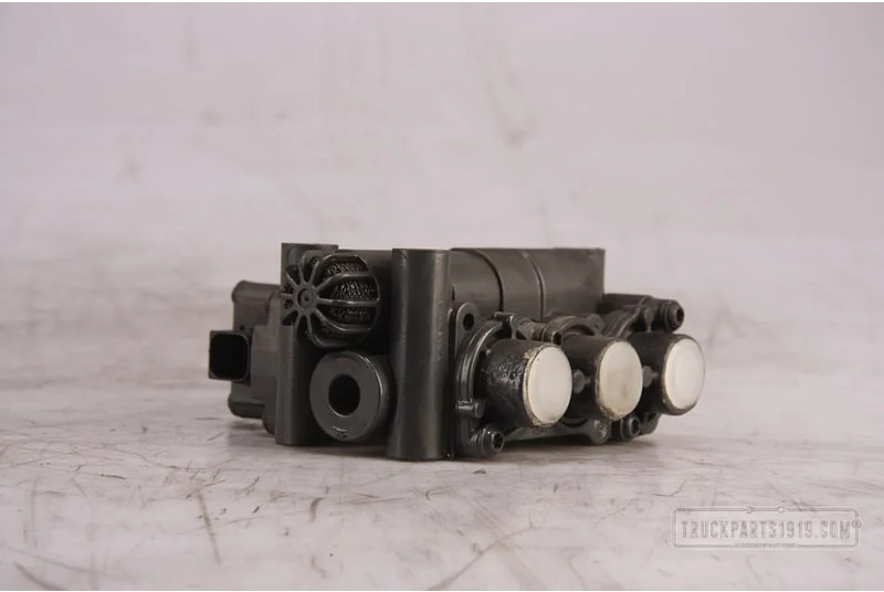 Mercedes-Benz Compressed Air System ECAS magneetventiel MB MP4 - Valve for Truck: picture 1 Mercedes-Benz Compressed Air System ECAS magneetventiel MB MP4 - Valve for Truck: picture 1