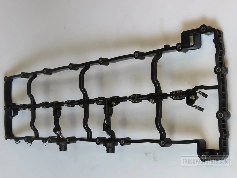 Mercedes-Benz Engines & Parts Verstevigingsframe MB OM471 - Cylinder head for Truck: picture 1 Mercedes-Benz Engines & Parts Verstevigingsframe MB OM471 - Cylinder head for Truck: picture 1