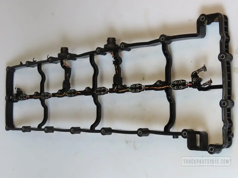 Mercedes-Benz Engines & Parts Verstevigingsframe MB OM471 - Cylinder head for Truck: picture 2 Mercedes-Benz Engines & Parts Verstevigingsframe MB OM471 - Cylinder head for Truck: picture 2