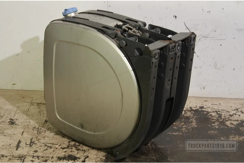 Renault Exhaust System Ad Blue Tank Renault - AdBlue tank for Truck: picture 2 Renault Exhaust System Ad Blue Tank Renault - AdBlue tank for Truck: picture 2