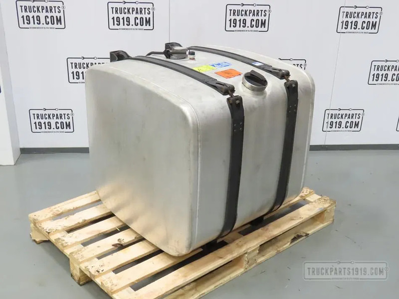 Scania 1871188 Brandstoftank + steunen 300L - Fuel tank for Truck: picture 1 Scania 1871188 Brandstoftank + steunen 300L - Fuel tank for Truck: picture 1