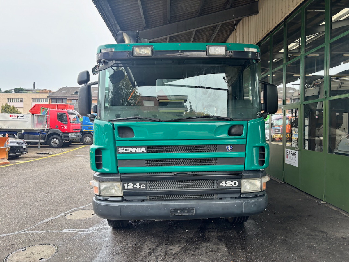 SCANIA P124CB8x4 - Concrete mixer truck: picture 3 SCANIA P124CB8x4 - Concrete mixer truck: picture 3