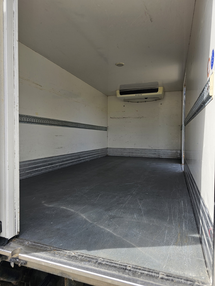 IVECO EUROCARGO 75-190 LBW Palfinger - Refrigerator truck: picture 3 IVECO EUROCARGO 75-190 LBW Palfinger - Refrigerator truck: picture 3