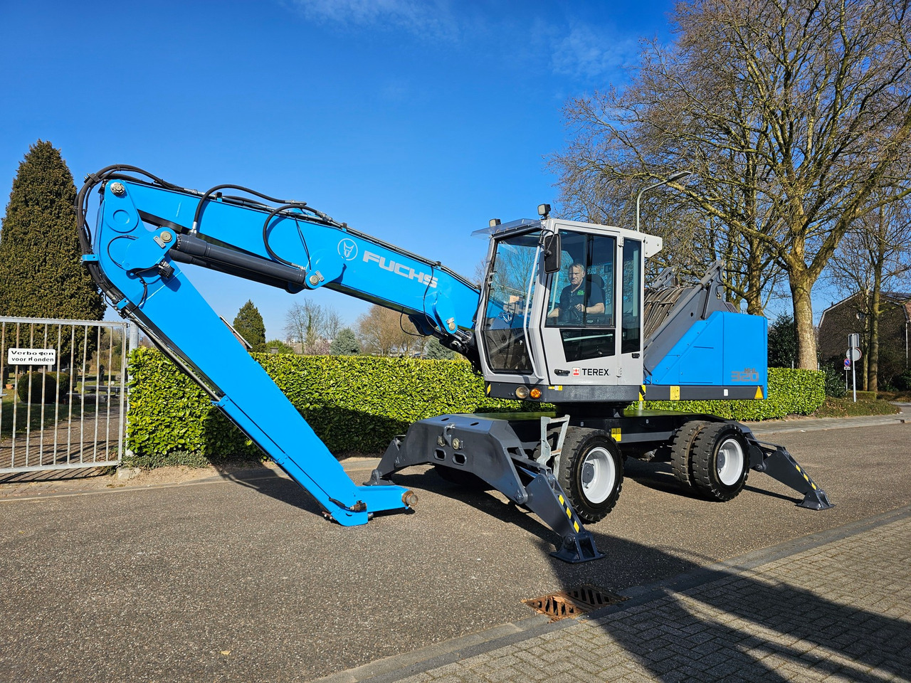 Fuchs MHL 320 Materialhandler With Magnet System - Waste/ Industry handler: picture 5 Fuchs MHL 320 Materialhandler With Magnet System - Waste/ Industry handler: picture 5