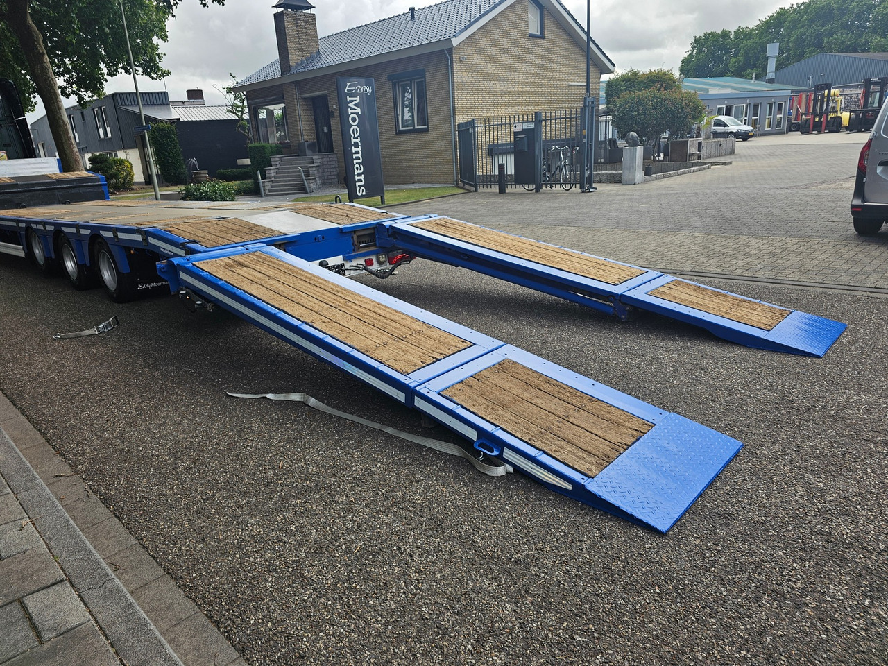 Low loader semi-trailer Kässbohrer LB3E With Hydraulic Flip Ramps: picture 17 Low loader semi-trailer Kässbohrer LB3E With Hydraulic Flip Ramps: picture 17