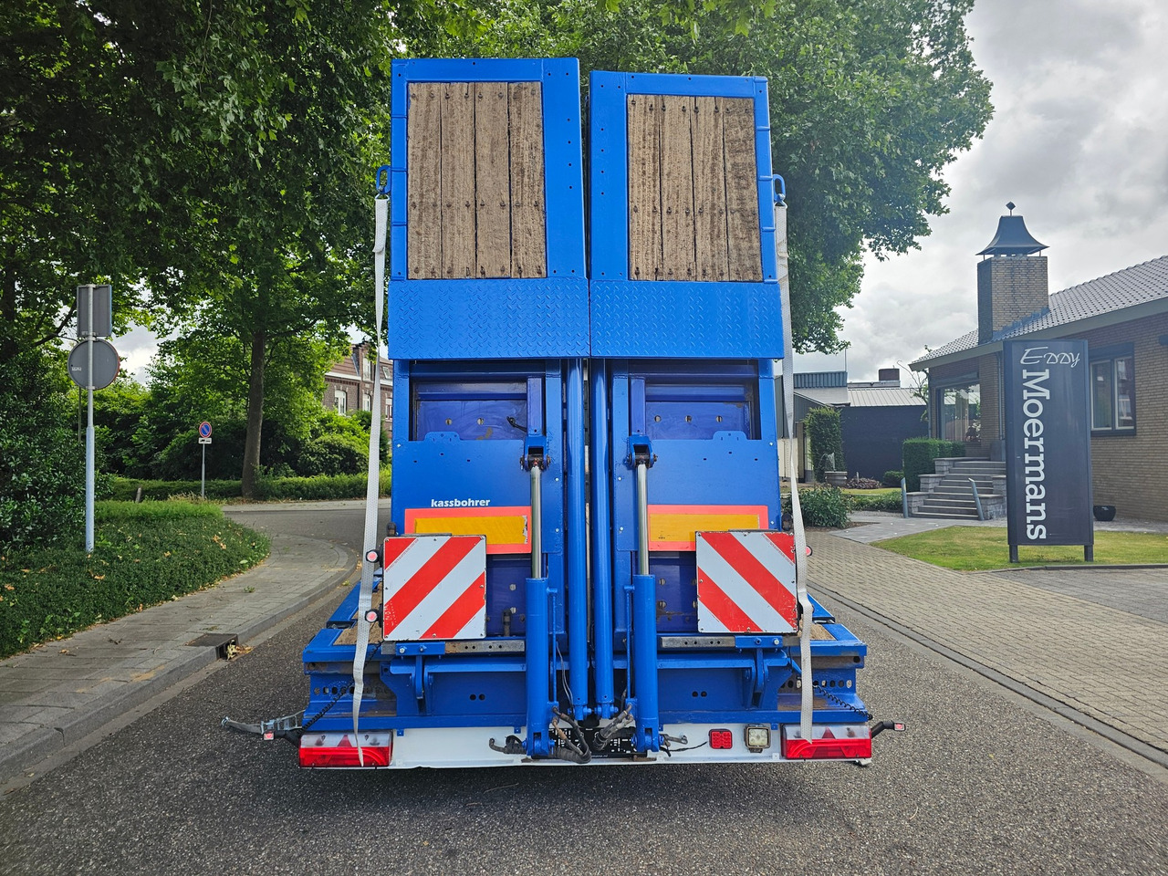 Low loader semi-trailer Kässbohrer LB3E With Hydraulic Flip Ramps: picture 14 Low loader semi-trailer Kässbohrer LB3E With Hydraulic Flip Ramps: picture 14