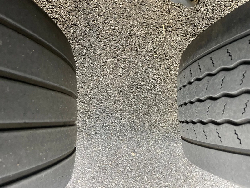 Refrigerator semi-trailer Krone Koeler 3 Asser met laadklep. Komt nog binnen: picture 15 Refrigerator semi-trailer Krone Koeler 3 Asser met laadklep. Komt nog binnen: picture 15