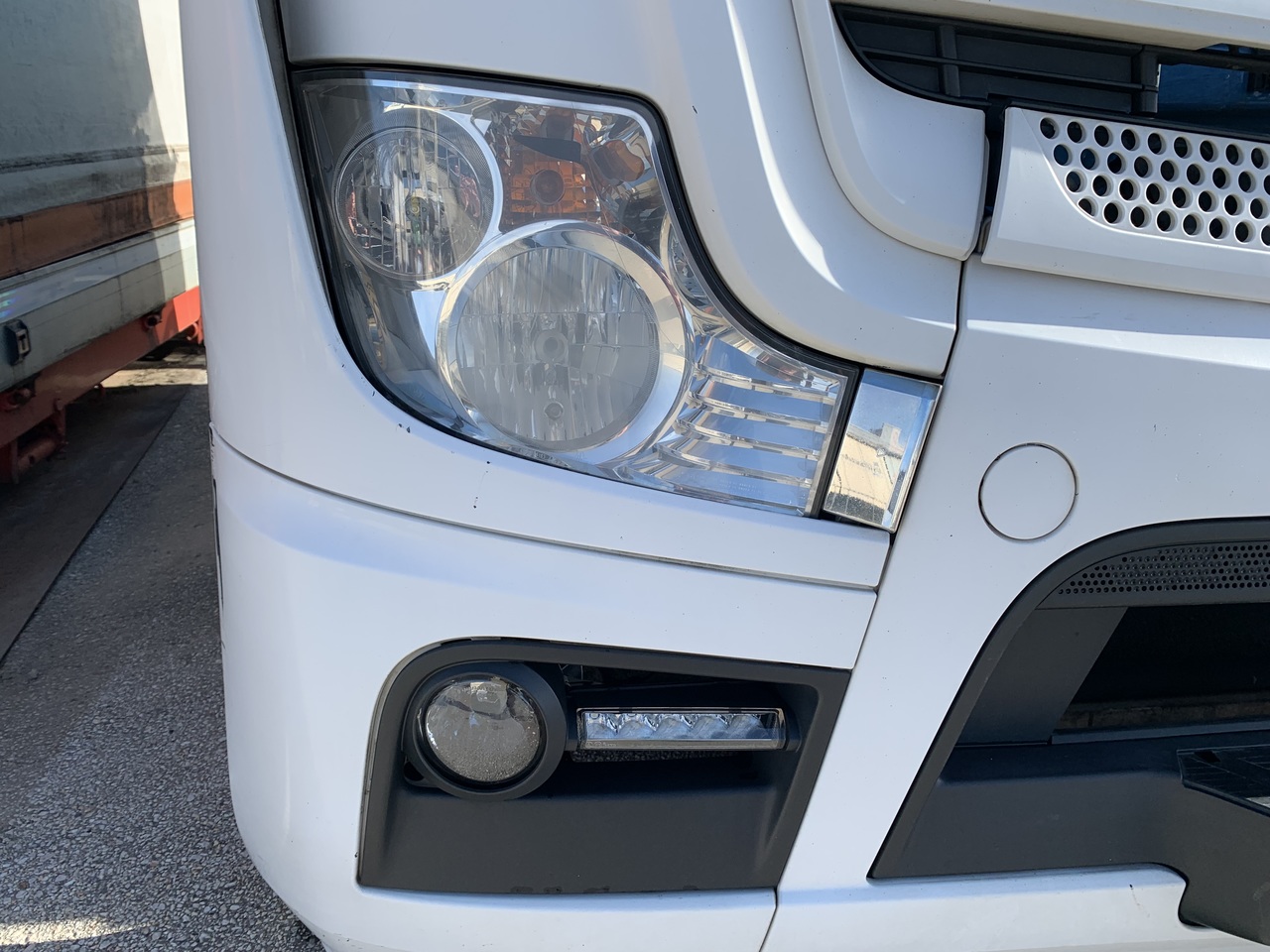 FRONT BUMPER ACTROS MP4 BIG SPACE - Bumper for Truck: picture 2 FRONT BUMPER ACTROS MP4 BIG SPACE - Bumper for Truck: picture 2