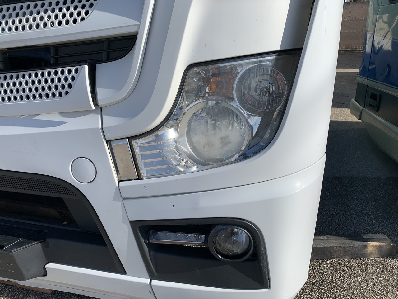 FRONT BUMPER ACTROS MP4 BIG SPACE - Bumper for Truck: picture 3 FRONT BUMPER ACTROS MP4 BIG SPACE - Bumper for Truck: picture 3