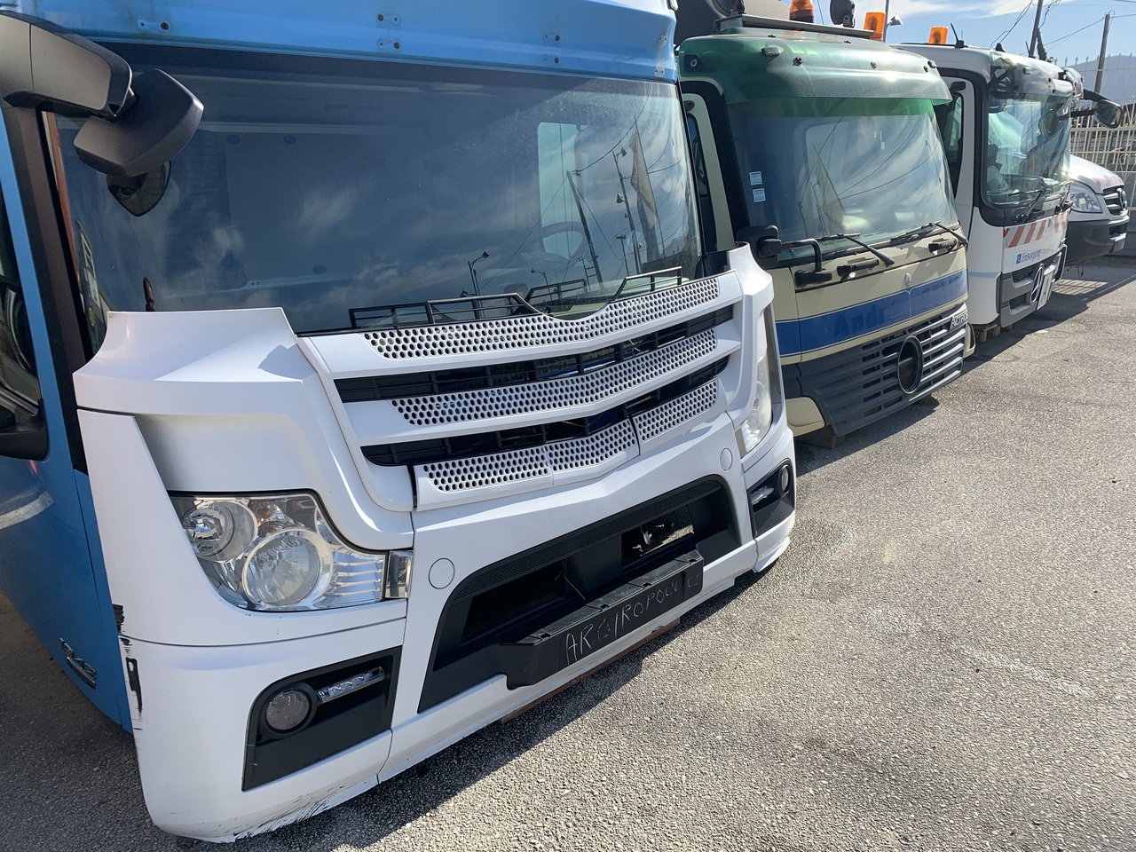 FRONT BUMPER ACTROS MP4 BIG SPACE - Bumper for Truck: picture 4 FRONT BUMPER ACTROS MP4 BIG SPACE - Bumper for Truck: picture 4