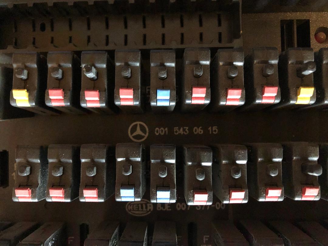 MERCEDES ACTROS ELECTRICAL BASIC MODULE - Relay: picture 2 MERCEDES ACTROS ELECTRICAL BASIC MODULE - Relay: picture 2