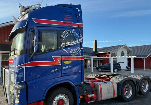 Volvo FH750 Globe XL 6x4 - Tractor unit: picture 2 Volvo FH750 Globe XL 6x4 - Tractor unit: picture 2