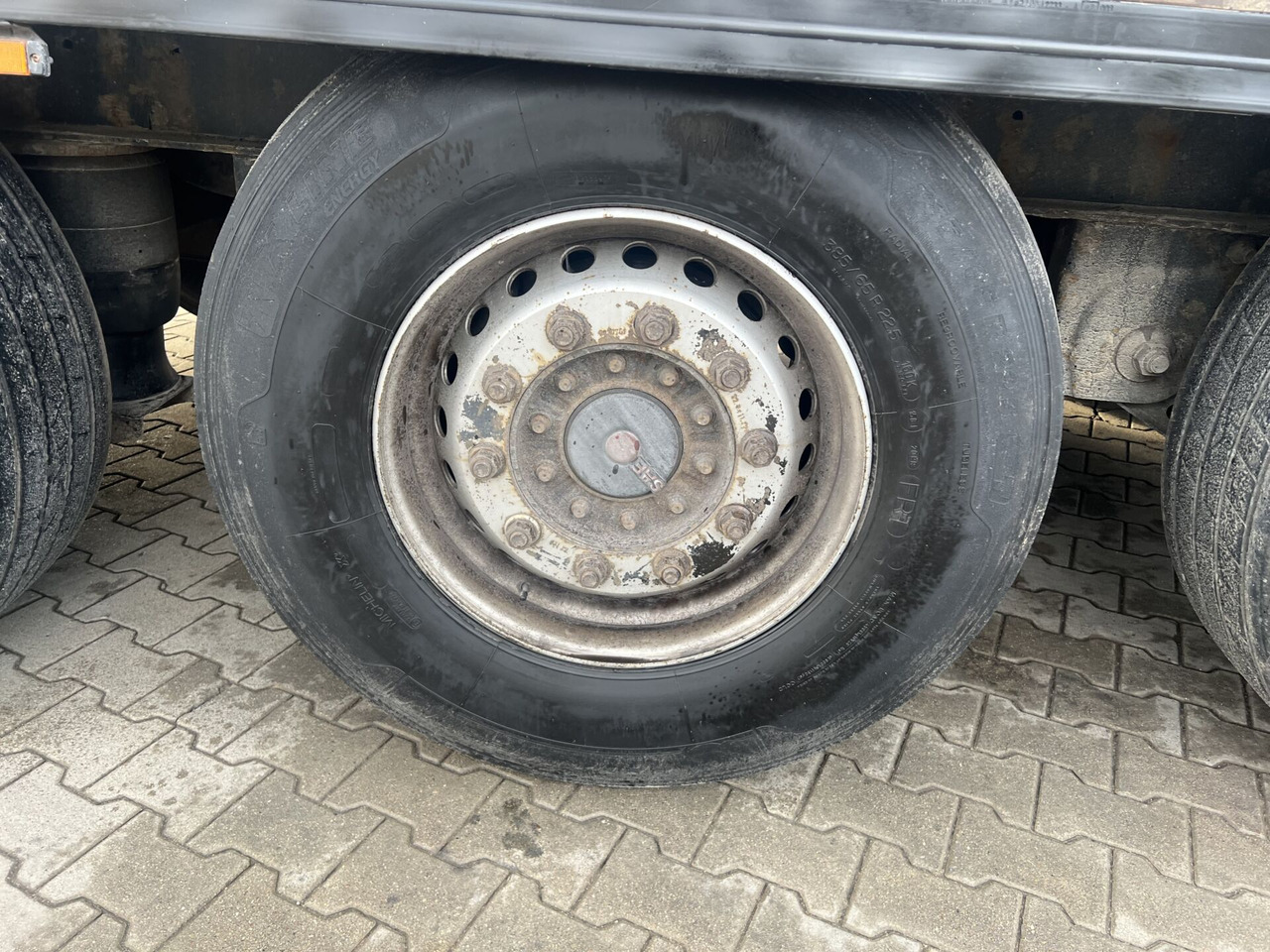 Curtainsider semi-trailer Naczepa ciężarowa KRONE: picture 11