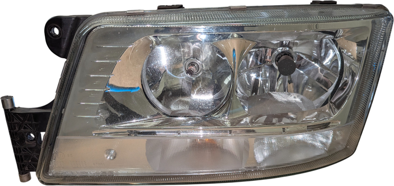 MAN TGX/TGS E6 XENON KOPLAMP GEBRUIKT LINKS 81251016713U - Headlight for Truck: picture 1 MAN TGX/TGS E6 XENON KOPLAMP GEBRUIKT LINKS 81251016713U - Headlight for Truck: picture 1