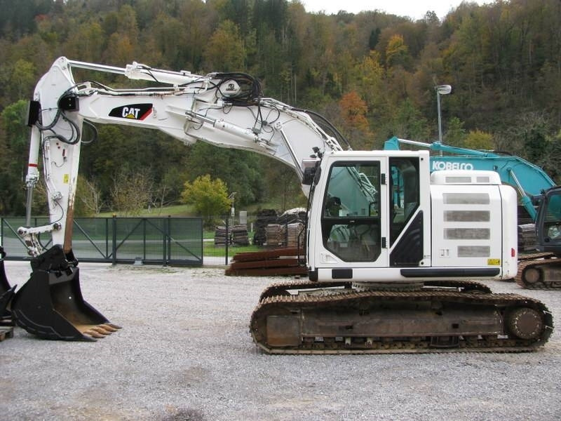 CAT 320E LRR 4 orodja - Crawler excavator: picture 3 CAT 320E LRR 4 orodja - Crawler excavator: picture 3