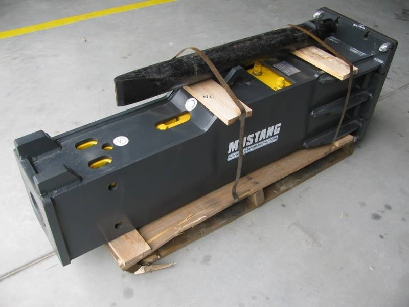Mustang HM1302 NOVO teža 800kg - Hydraulic hammer for Construction machinery: picture 1 Mustang HM1302 NOVO teža 800kg - Hydraulic hammer for Construction machinery: picture 1