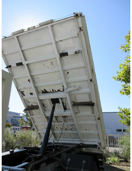 Iveco Eurocargo 120E25 - 3 way tipper - Tipper: picture 4 Iveco Eurocargo 120E25 - 3 way tipper - Tipper: picture 4