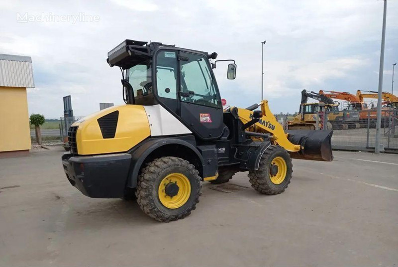 Komatsu WA 90-6 wheel loader - Wheel loader: picture 5 Komatsu WA 90-6 wheel loader - Wheel loader: picture 5