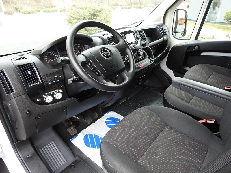 Opel MOVANO PLANDEKA 10 PALET WEBASTO TEMPOMAT PNEUMATYKA KLIMATYZAC - Curtain side van: picture 2 Opel MOVANO PLANDEKA 10 PALET WEBASTO TEMPOMAT PNEUMATYKA KLIMATYZAC - Curtain side van: picture 2