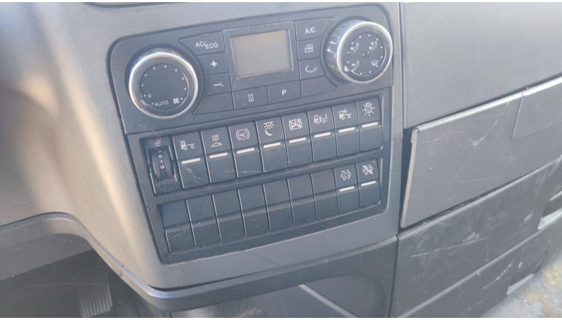 MAN TGX 18.265 Lowdeck - MEGA - Tractor unit: picture 5 MAN TGX 18.265 Lowdeck - MEGA - Tractor unit: picture 5