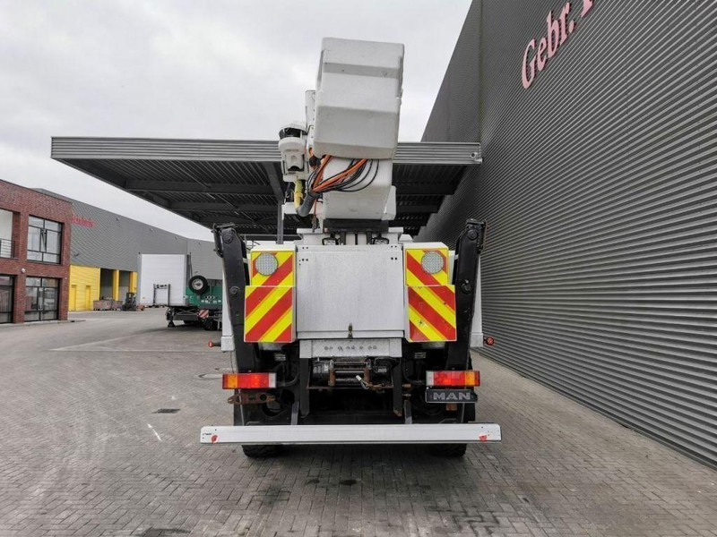 MAN LE 18.280 - Lifting basket 20,3m 4x4 - Truck, Crane truck: picture 5 MAN LE 18.280 - Lifting basket 20,3m 4x4 - Truck, Crane truck: picture 5