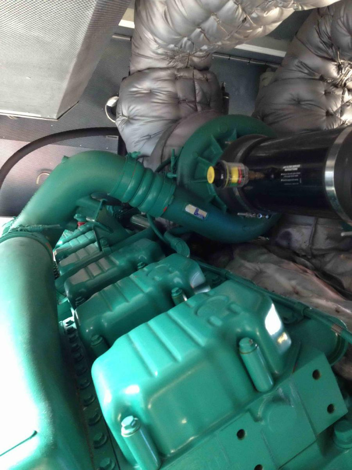 Generator set Cummins Generator 1000 KW 1250 KVA powerd by QSK45-G4 Engine: picture 8