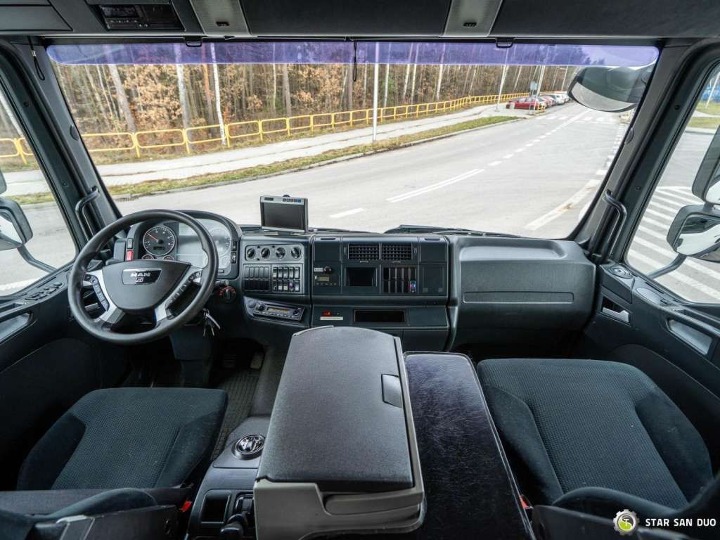 New Crane truck MAN  TGM 13.290 4x4 FASSI F40B22 Crane Camper DOKA: picture 17