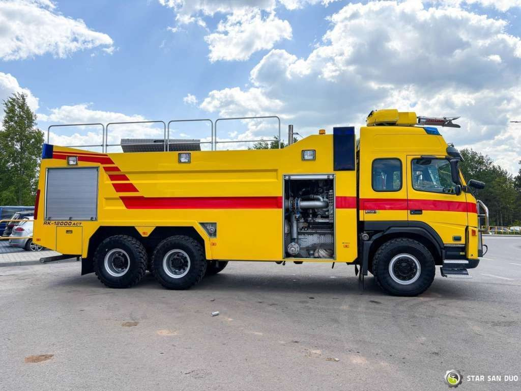 Volvo FM 460 6x6 Rosenbauer Fire Truck LSP Water Tank - Truck: picture 3 Volvo FM 460 6x6 Rosenbauer Fire Truck LSP Water Tank - Truck: picture 3