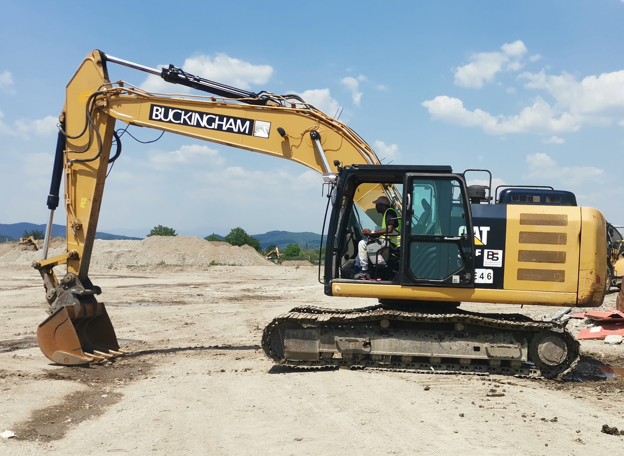 CATERPILLAR 320 E - Crawler excavator: picture 1 CATERPILLAR 320 E - Crawler excavator: picture 1