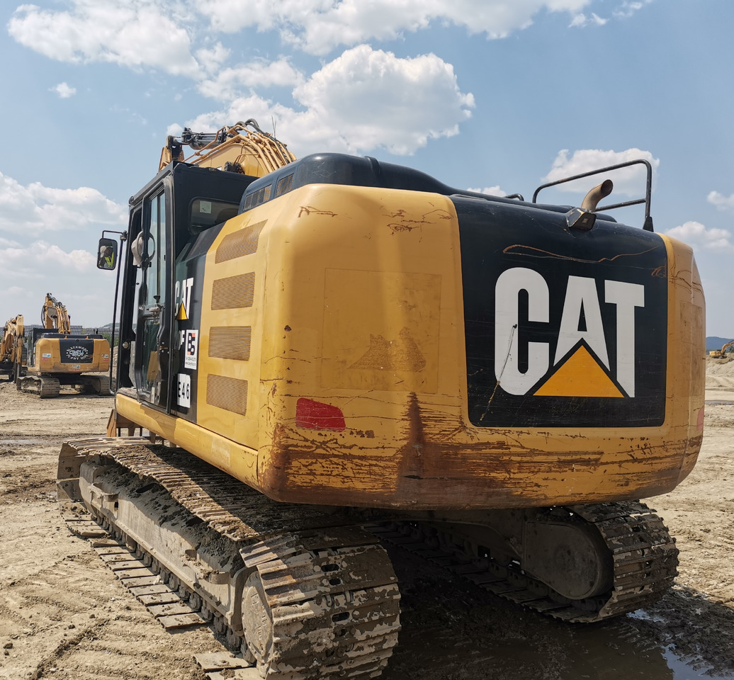 CATERPILLAR 320 E - Crawler excavator: picture 2 CATERPILLAR 320 E - Crawler excavator: picture 2