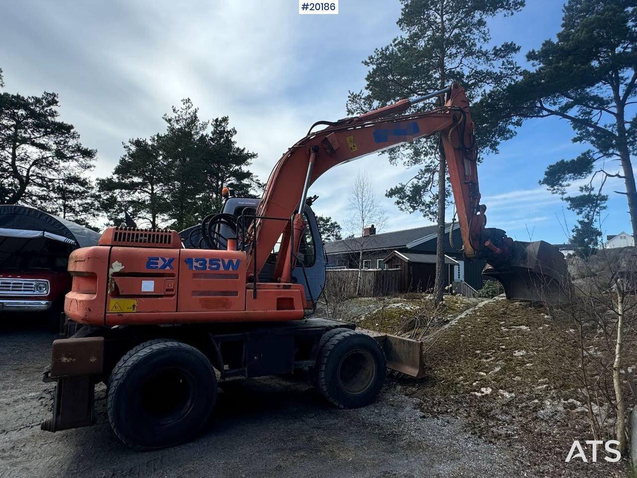 Hitachi EX135W - Excavator: picture 2 Hitachi EX135W - Excavator: picture 2