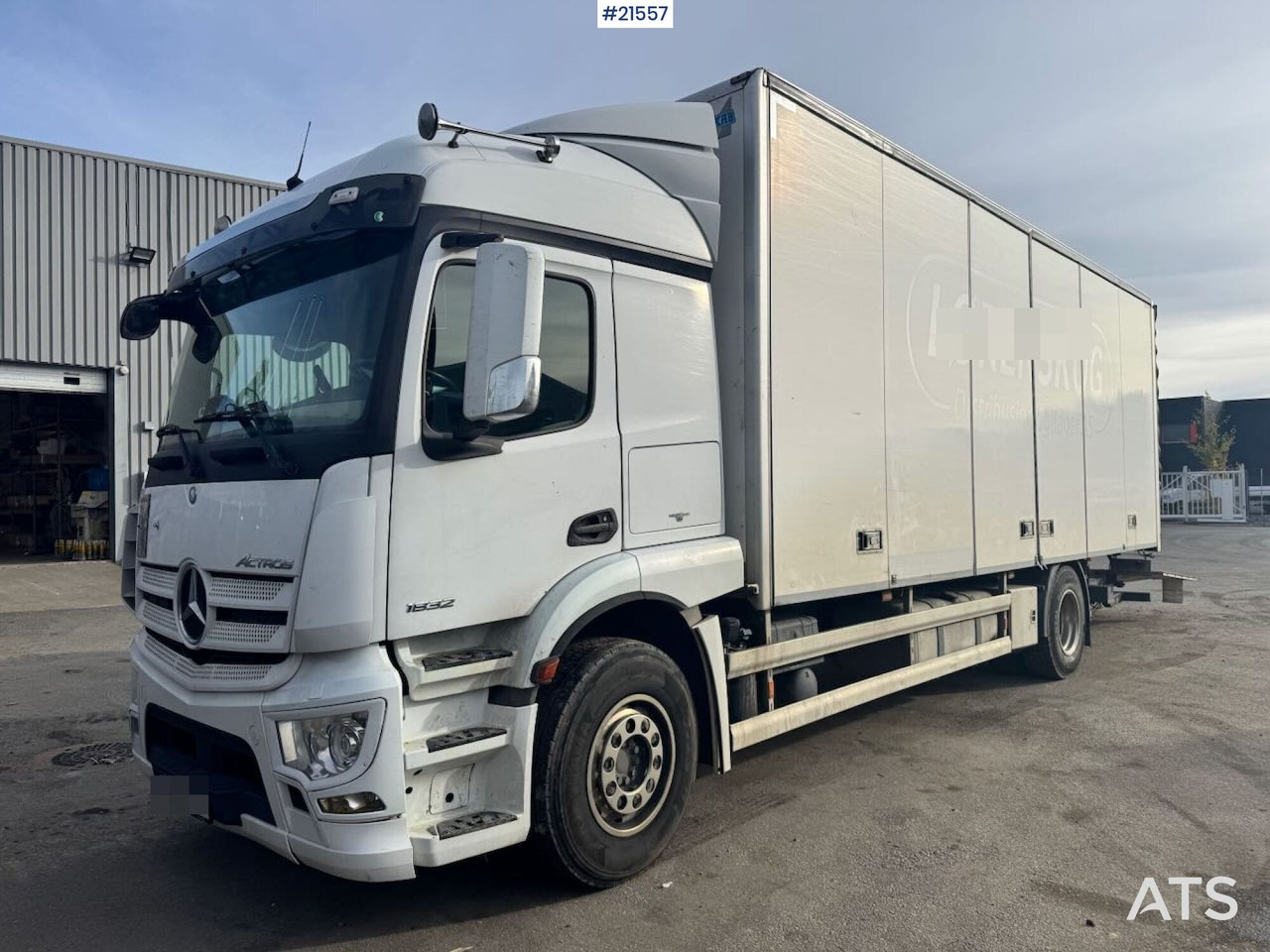 Mercedes Actros 1832 - Box truck: picture 2 Mercedes Actros 1832 - Box truck: picture 2