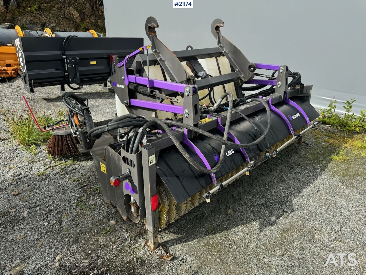 PH300 -2,5 - Broom: picture 1 PH300 -2,5 - Broom: picture 1