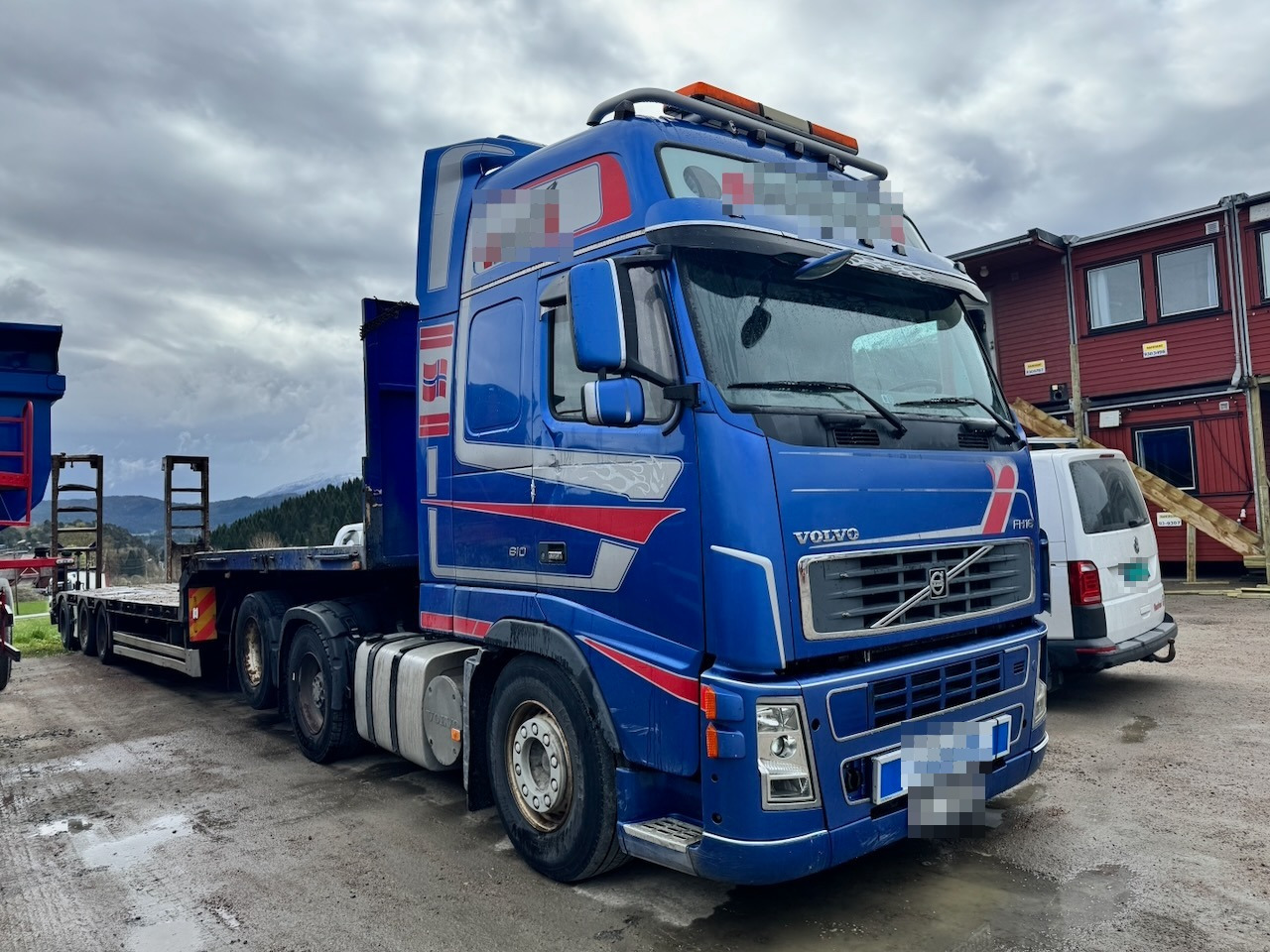Volvo 2004 Volvo FH16 6x2 Trekkvogn m/tipphydraulikk for tippsemi. - Tractor unit: picture 1 Volvo 2004 Volvo FH16 6x2 Trekkvogn m/tipphydraulikk for tippsemi. - Tractor unit: picture 1