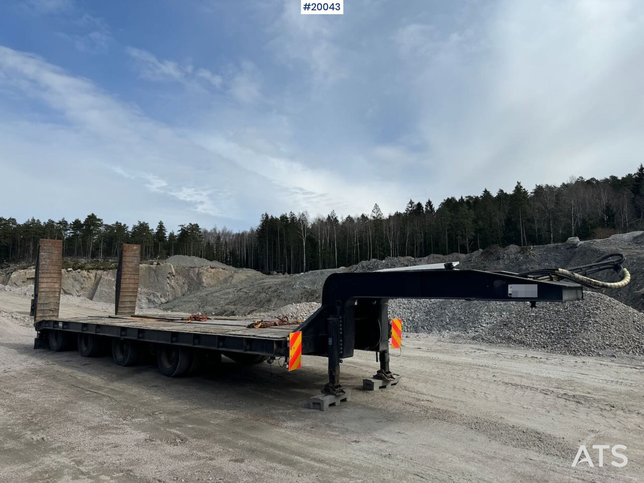 Vang SHSL 1111 - Low loader semi-trailer: picture 1 Vang SHSL 1111 - Low loader semi-trailer: picture 1