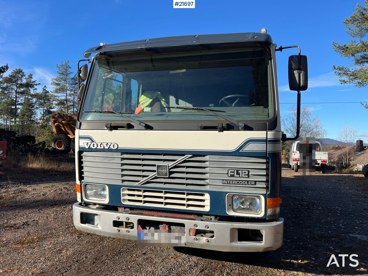 Volvo FH12 - Tipper: picture 4 Volvo FH12 - Tipper: picture 4