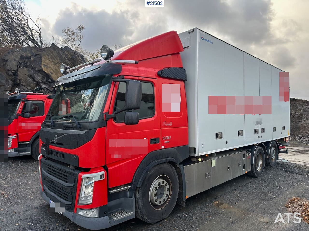 Volvo FM 500 6x2 skapbil m/ full sideåpning og lift. - Box truck: picture 3 Volvo FM 500 6x2 skapbil m/ full sideåpning og lift. - Box truck: picture 3