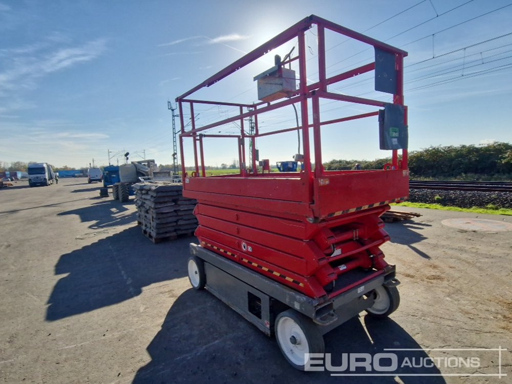 2014 SkyJack SJ111-4632 - Scissor lift: picture 4 2014 SkyJack SJ111-4632 - Scissor lift: picture 4