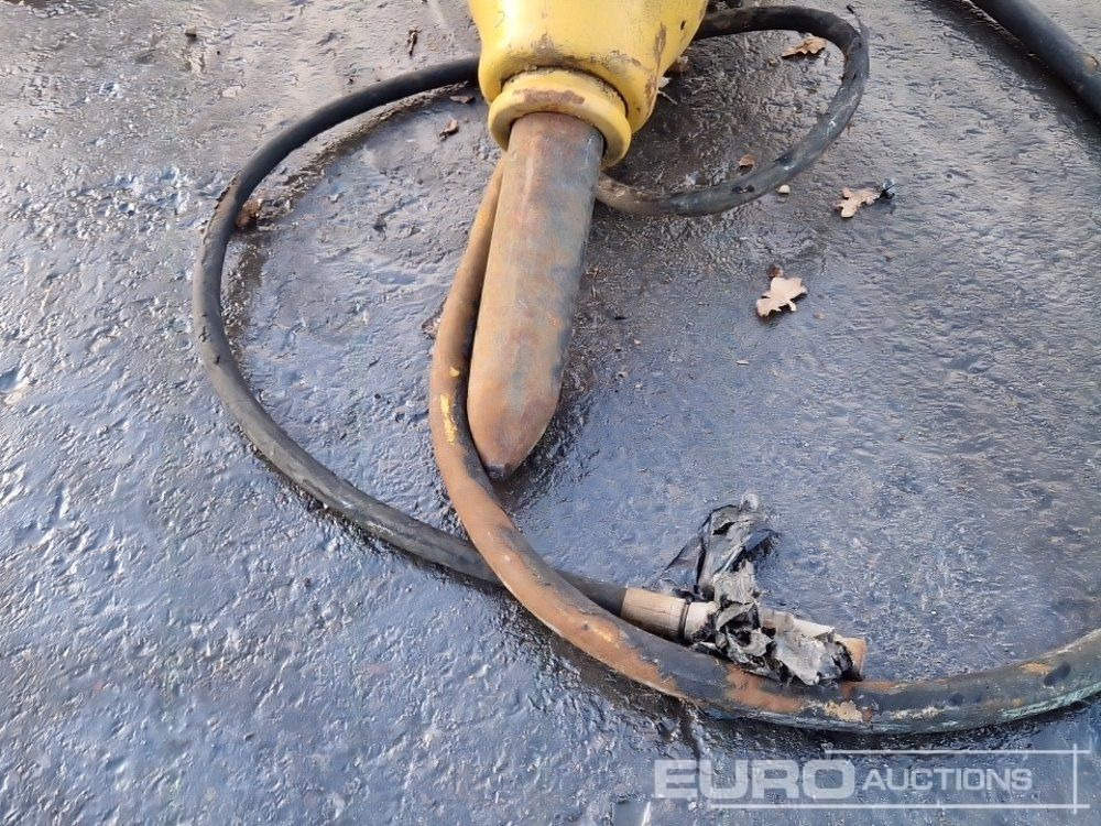 2017 Atlas Copco MB700 - Hydraulic hammer: picture 5 2017 Atlas Copco MB700 - Hydraulic hammer: picture 5