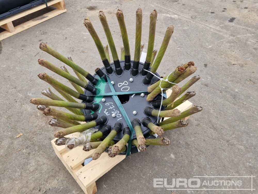 Weed Brush (2 of)(Defect) - Agricultural machinery: picture 1 Weed Brush (2 of)(Defect) - Agricultural machinery: picture 1