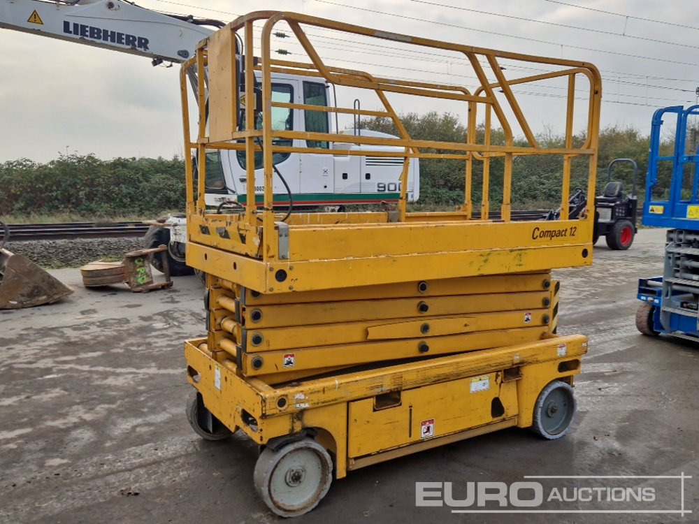 Haulotte Compact 12 - Aerial platform: picture 1 Haulotte Compact 12 - Aerial platform: picture 1