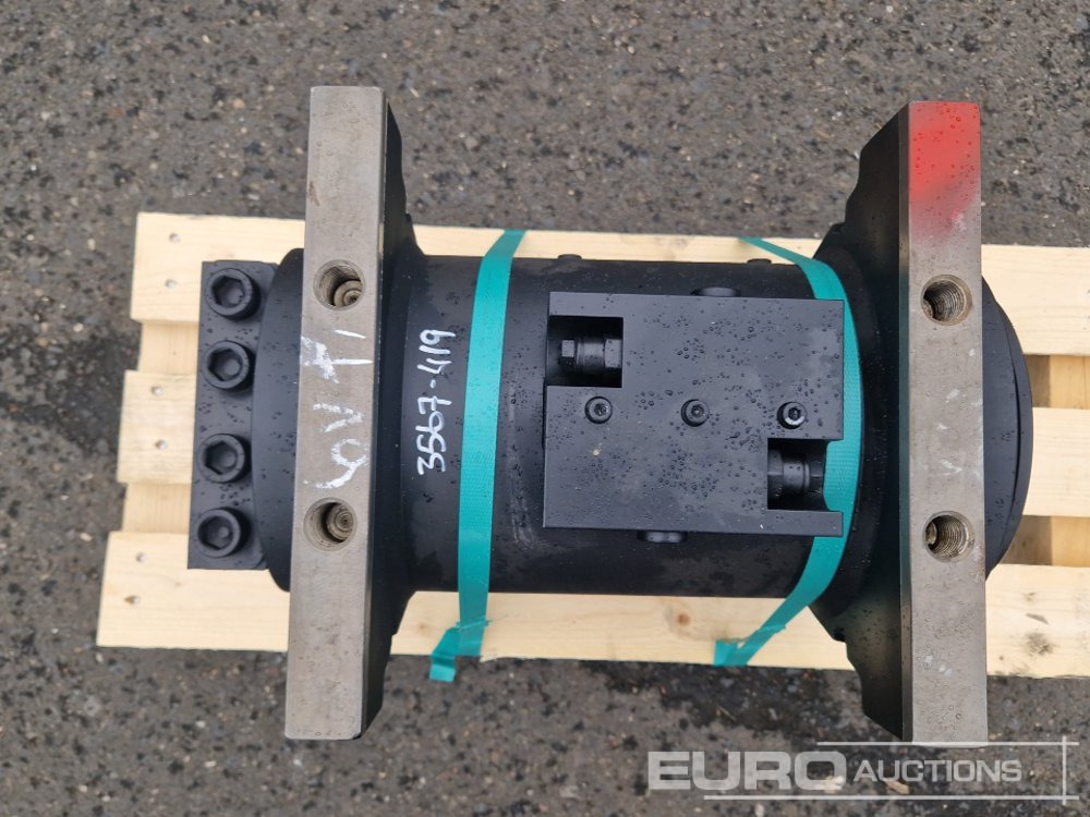 Unused HTM6.8 Tilt Motor to suit 6-8 Ton Excavator, weight 84kg - Quick coupler: picture 5 Unused HTM6.8 Tilt Motor to suit 6-8 Ton Excavator, weight 84kg - Quick coupler: picture 5