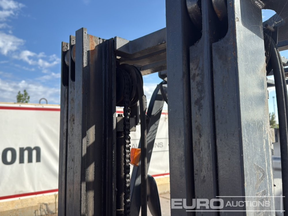 Electric forklift 2010 Nissan G1N1L20Q: picture 16