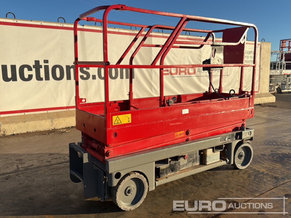 Haulotte Compact 8 - Scissor lift: picture 1 Haulotte Compact 8 - Scissor lift: picture 1